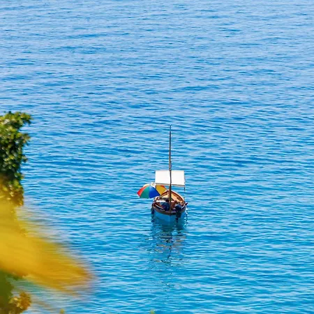 Beachfront Escape With Private Pool Opatija