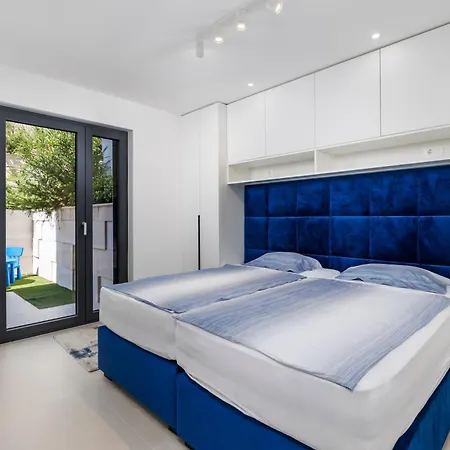 Apartamento Beachfront Escape With Private Pool Opatija
